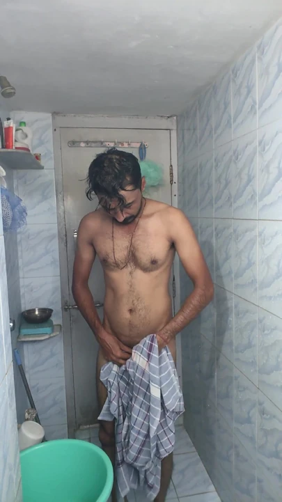 Banyo Yaptır Yüzlü Çıplak