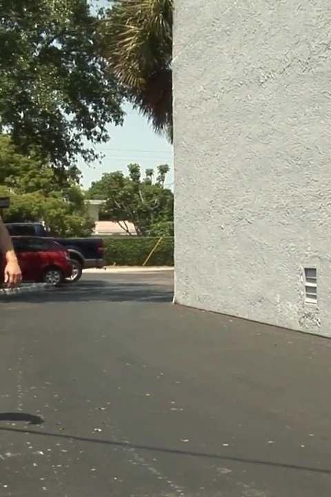 Floridalı iri güzeller meraklı bir şekilde birbirlerinin sert yarakları keşfediyor