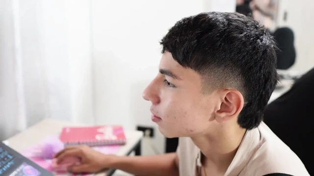 Kocamı başka bir şehirde tanıştığım bir fotoğrafçıyla aldatıyorum - kocam çalışırken bir yabancıyla sikişiyorum