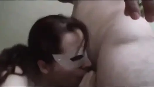 Büyük memeli kız maskeli mastürbasyon