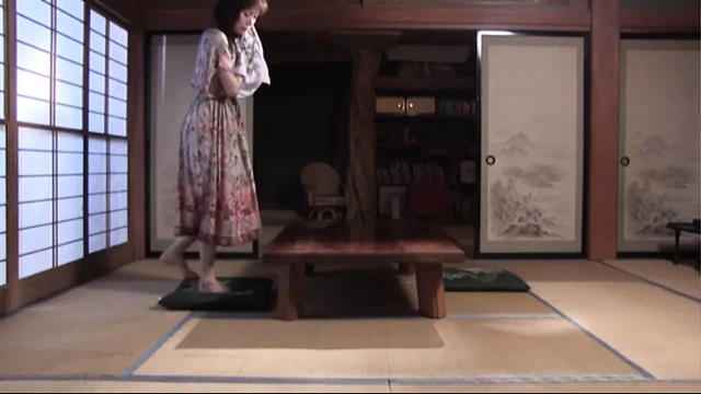 Yalnız anne ve üvey oğlu