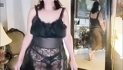 Eski gece elbisemle striptiz dansı