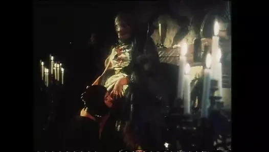 Kıllı amcıklı iki harika klasik orta yaşlı seksi kadın rocco siffredi tarafından sikiliyor ve ağzına boşaltıyor