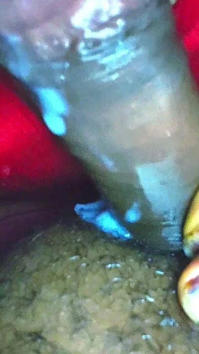 Uzun bir süre sonra, karım kız arkadaşımı gırtlağına kadar emdi ve çok döl boşalttı, inan bana çok eğlendim | Klip 1