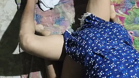 Köylü götünden ateşli seksi sevimli kız