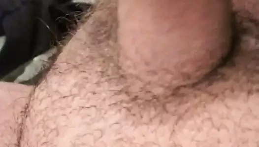 U slobodno vreme drkam kurac do svrsavanja Gusta sperma