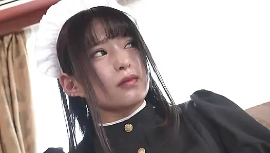 135cm 18 yaşında, ilk kez cosplay denemekte zorlanıyor İlk fotoğraf çekiminde bir yetişkin tarafından görülürken mastürbasyon konusunda meydan okudu