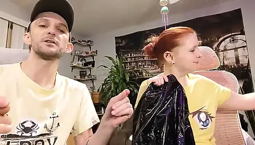 İstek Listesi Hediyeleri 9 - Kırmızı Korse Ve Siyah Vinil Elbise Kutu açılıyor Ve Mastürbasyon