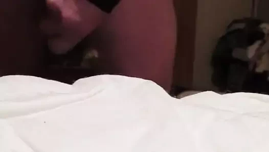 Kıçıma bir fırça sokuyorum, keşke bir horoz olsaydı