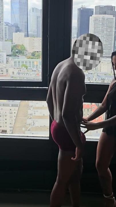 Molly Lollipop 4K Portekizli kız, büyük süitte erkek arkadaşını beceriyor | Bölüm 1