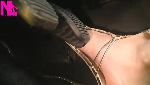 Altın Saldals Barefeet'te Toskana'nın tepelerinde sürüş