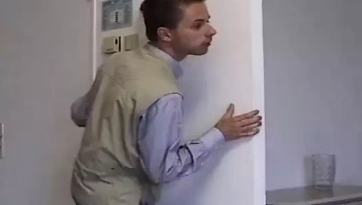 Sert yarağı amında hissetmeyi seven sarışın bir sürtük