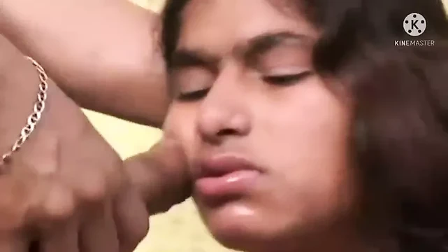 Koi nahi tha ghar par akeli dekh padosi ne choda hot girl ko