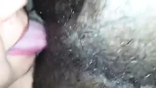 Karım götümü yalıyor