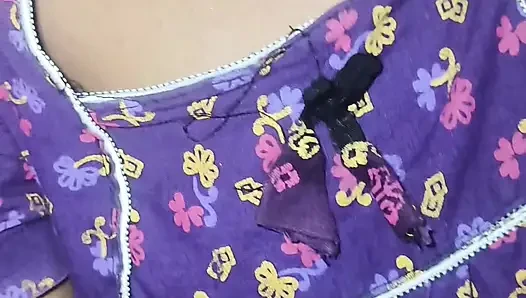 Ateşli evli kadın kocasının erkek kardeşiyle odada sikişiyor
