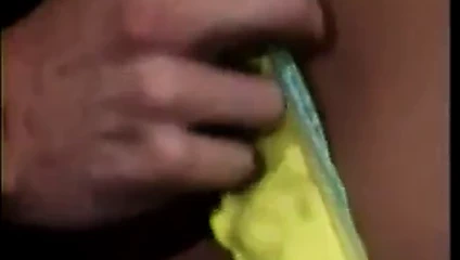 esmer alır onu dev göğüsleri emdi