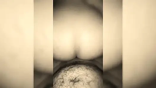 Üvey kız kardeşime penetrasyon yapmayacağıma dair söz verdim ama amcığı durmak için çok ıslaktı