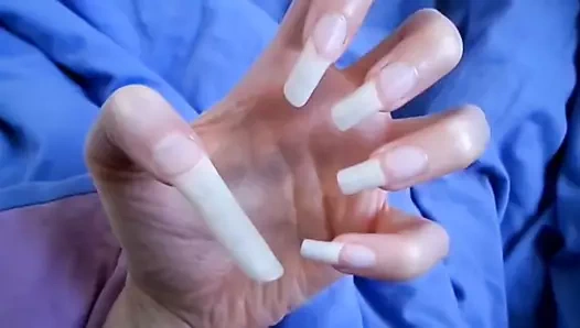 Uzun başparmak çivi