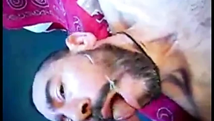dildo içinde onun göt horoz içinde onun ağzı