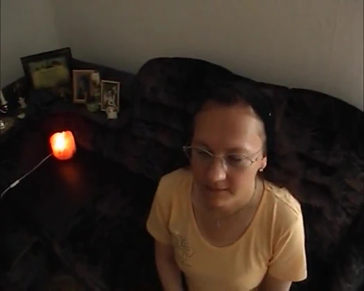 Bir vahşi Alman bayan gets ona sıkı delikler dövülerek tarafından bir kalın horoz içinde pov