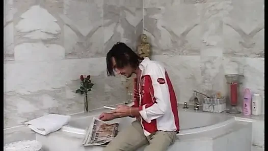 Sarışın Alman tanrıça jakuzide yarağa biniyor