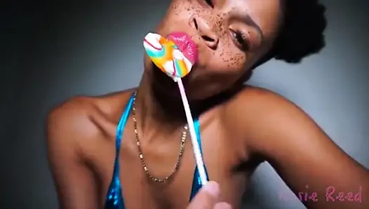 Parlak dudaklı lolly tarafından sikiliyor (standart tanım)