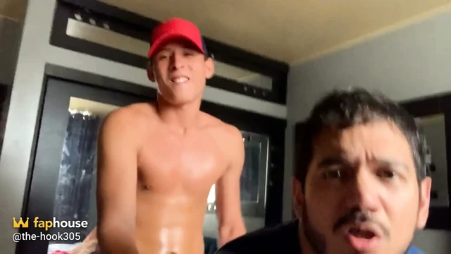 Bir twink tarafından sikiliyor