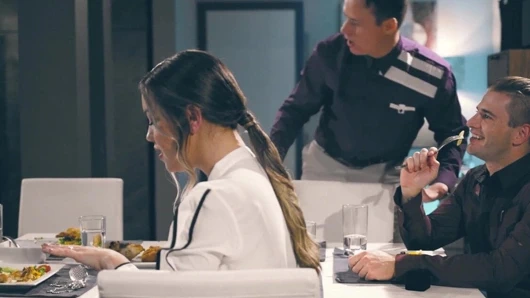 Arkadaşımı sevgilimin önünde becermek zorunda kaldım!