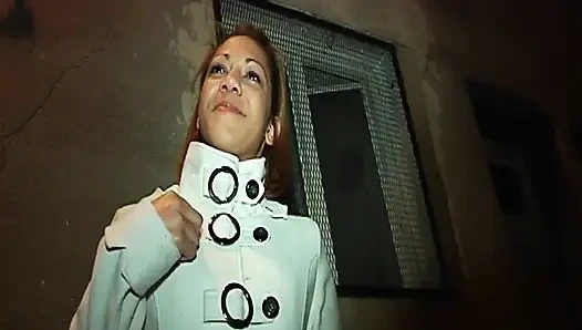 Bu Fransız bayan yarağını boşaltabilir ve seni daha önce hiç olmadığı kadar boşaltabilir