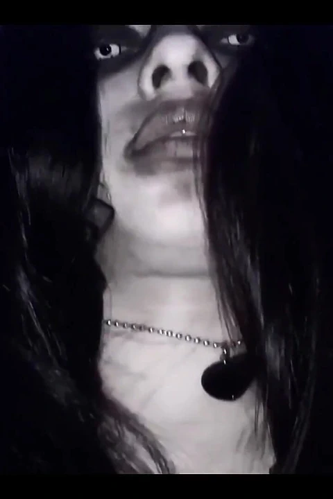 Adam yiyen cadı kameraya yakalandı