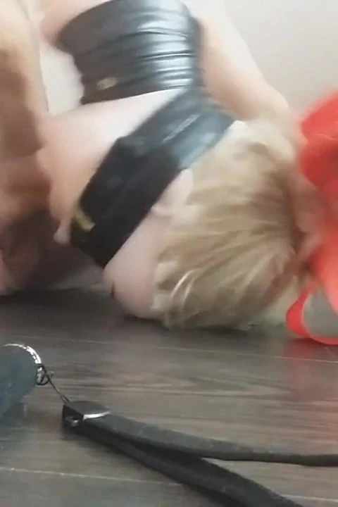 Sarışınıma gırtlağına kadar orgazm