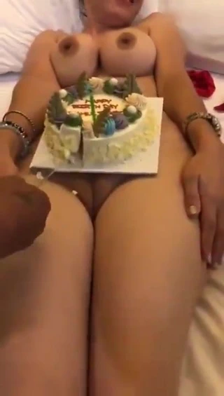 Endonezya'da doğum günü kutlaması