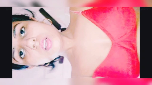 Latika'nın sert seks yüz ifadesi