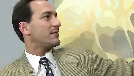 Büyük memeli dövmeli Asyalı kız amcığını sikiyor yarak emiyor