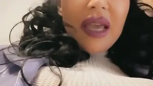 Nicole Dupapillon - a Pissing Good Time