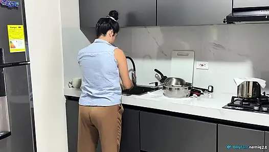Pembe amcıklı güzel latin evli kadınla mutfakta tutkulu seks!