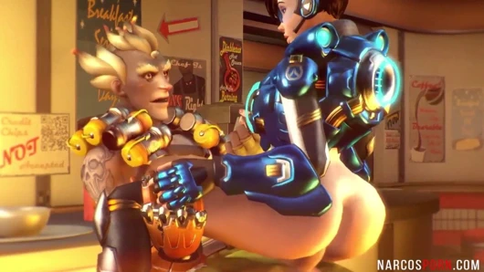 Azgın esmer tracer bir sürü büyük yarak tarafından becerdin