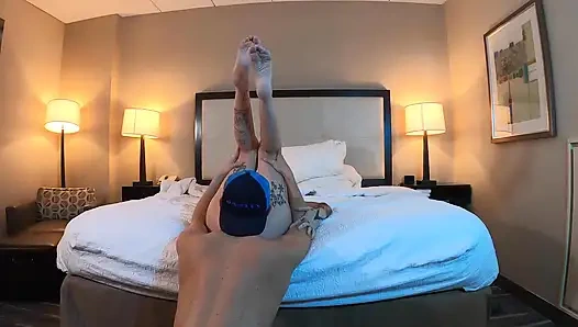 Süper seksi minyon dövmeli genç kızın amını yiyor - derleme 4