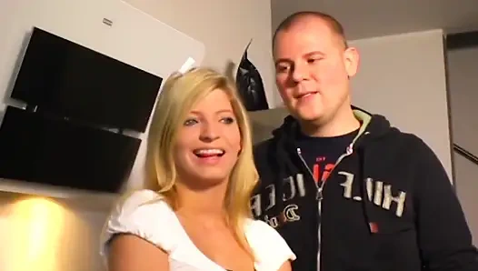 Otoyolda buluşup eş değiştirirler