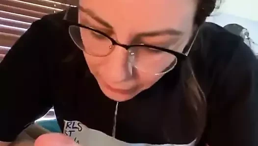 Capri kendi ayaklarına tükürdü