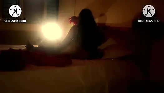 Bangalore Randi bütün geceyi büyük zenci müşterisiyle geçiriyor