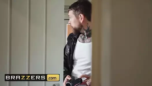 Milfs büyük seviyor - stacey saran danny d - çok komşu