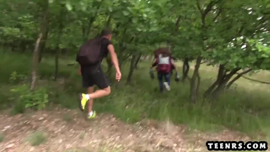 Tekerlekli paten hırsızı derin boğaz ve lanet tarafından polisten kaçar
