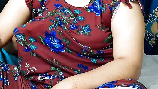 Üvey annemi sert sikiyorum, üvey annem üvey babamı özlüyor, bu yüzden sert yarağımı istiyor