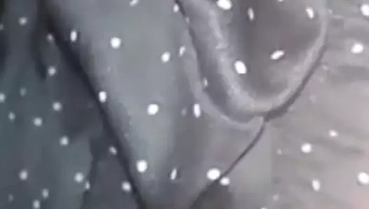 Sevimli ve kıllı amcık tarafından işeme, tadını çıkarın!