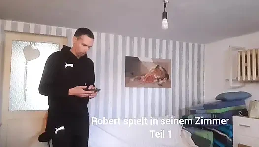 Robert odasında oynuyor - tril 1