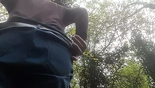 Siyah külot beyaz sutyen