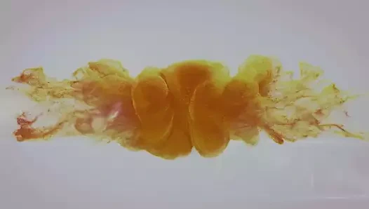 Wet And Pissy'nin güçlü sidik akışları