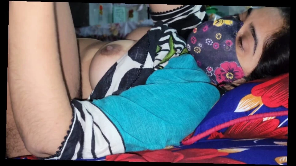 Çok ateşli ve güzel Nimra genç kızı sikiyor