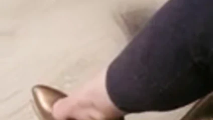 Yüksek topuklularım sallanıyor